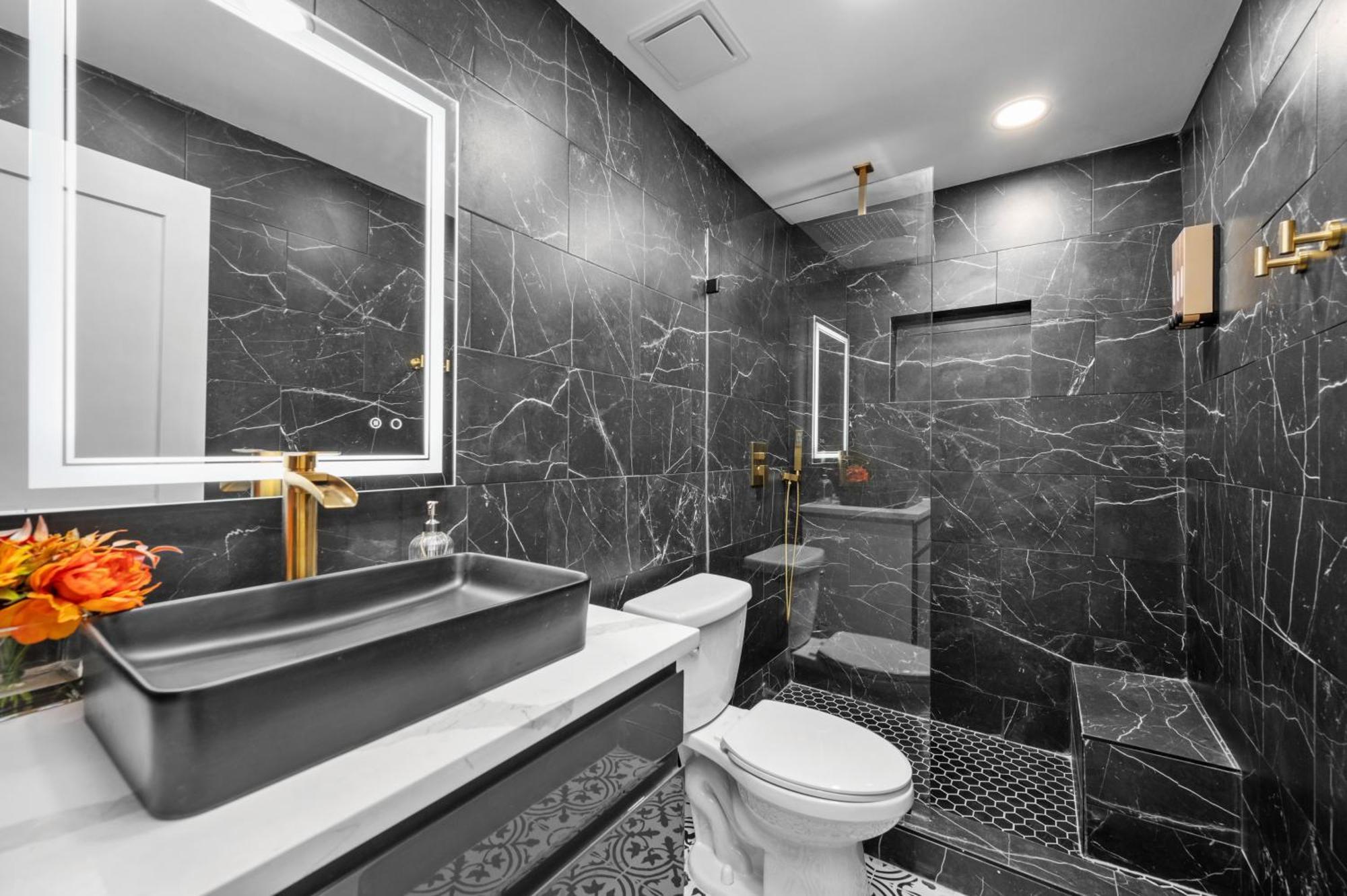 Modern 2Br City Center Getaway With Free Park ヒューストン エクステリア 写真