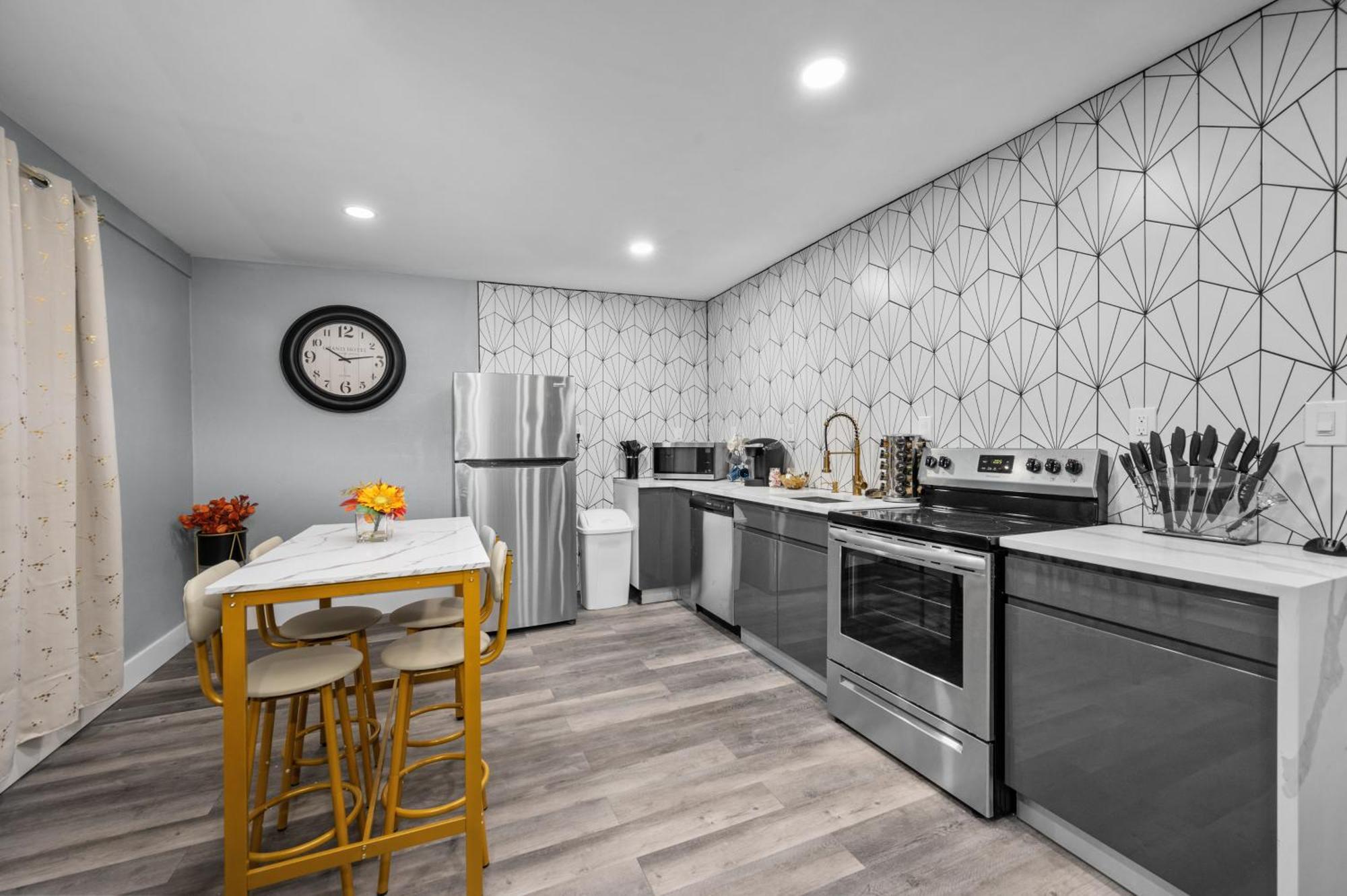 Modern 2Br City Center Getaway With Free Park ヒューストン エクステリア 写真